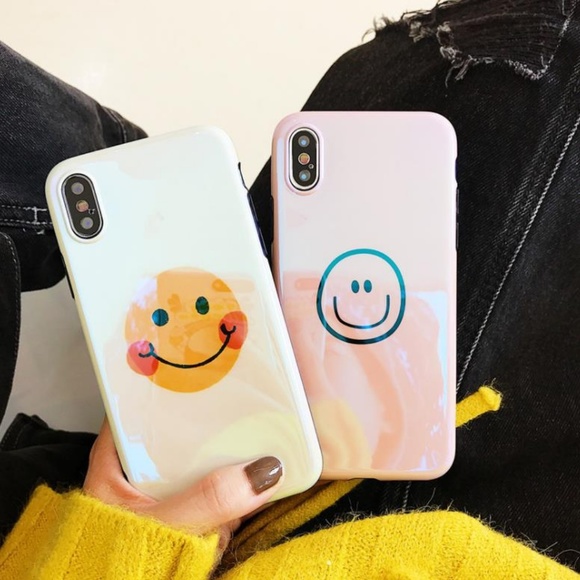 Accessories - NEW iPhone Max/XR/XS/X/7/8/Plus Smiley Face Case